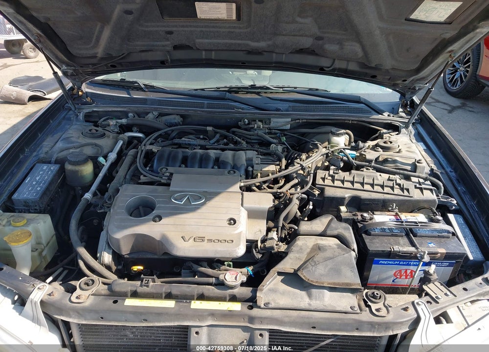 2000 INFINITI I30 LUXURY/TOURING VIN: JNKCA31A9YT124859