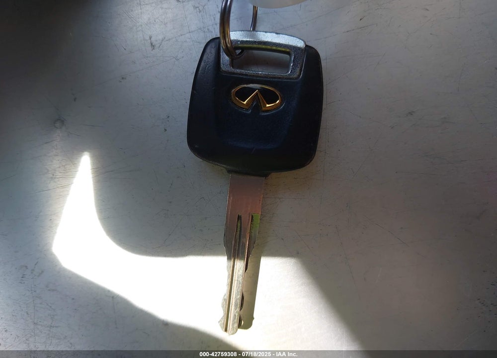 2000 INFINITI I30 LUXURY/TOURING VIN: JNKCA31A9YT124859