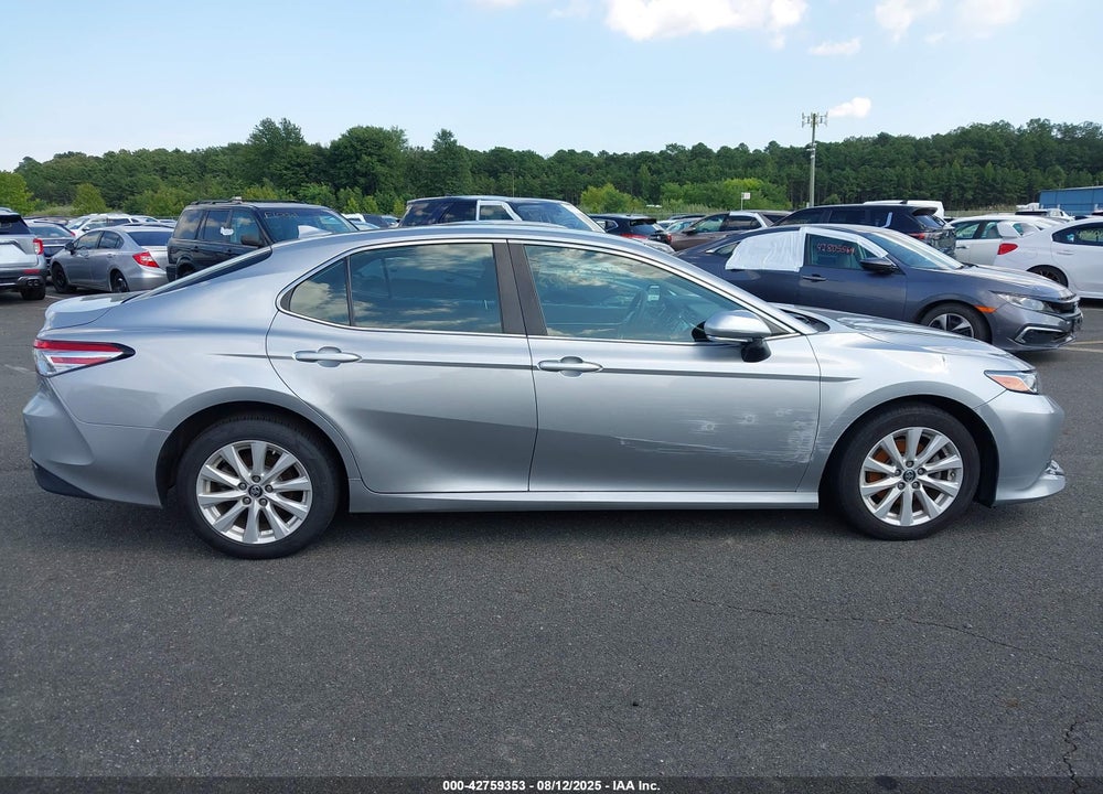 2019 TOYOTA CAMRY VIN: 4T1B11HK7KU708447