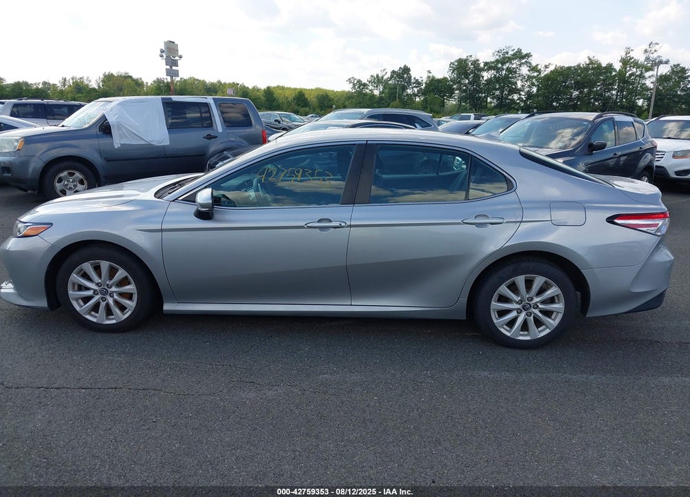 2019 TOYOTA CAMRY VIN: 4T1B11HK7KU708447