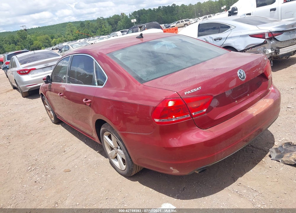 2015 VOLKSWAGEN PASSAT VIN: 1VWAS7A30FC118408
