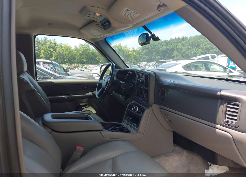 2003 CHEVROLET SUBURBAN 1500 LT VIN: 1GNFK16Z73J112624