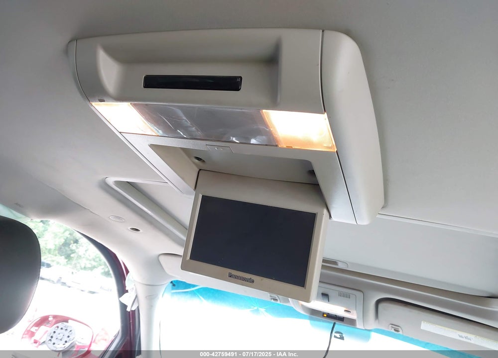2010 CADILLAC ESCALADE VIN: 1GYUKBEF2AR137842