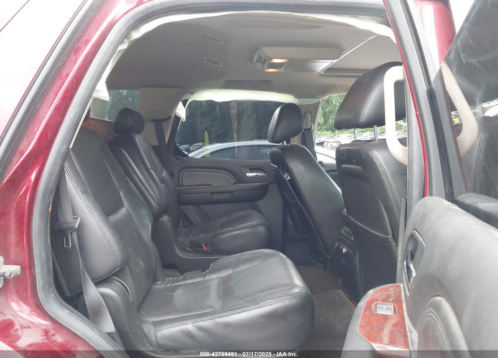 2010 CADILLAC ESCALADE VIN: 1GYUKBEF2AR137842
