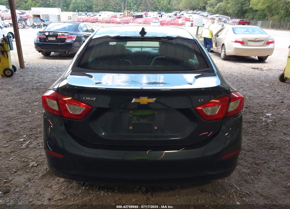 2018 CHEVROLET CRUZE LT AUTO VIN: 1G1BE5SM8J7120122
