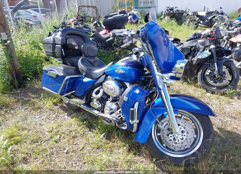 2007 HARLEY-DAVIDSON FLHTCUSE VIN: 1HD1PR8197Y951938