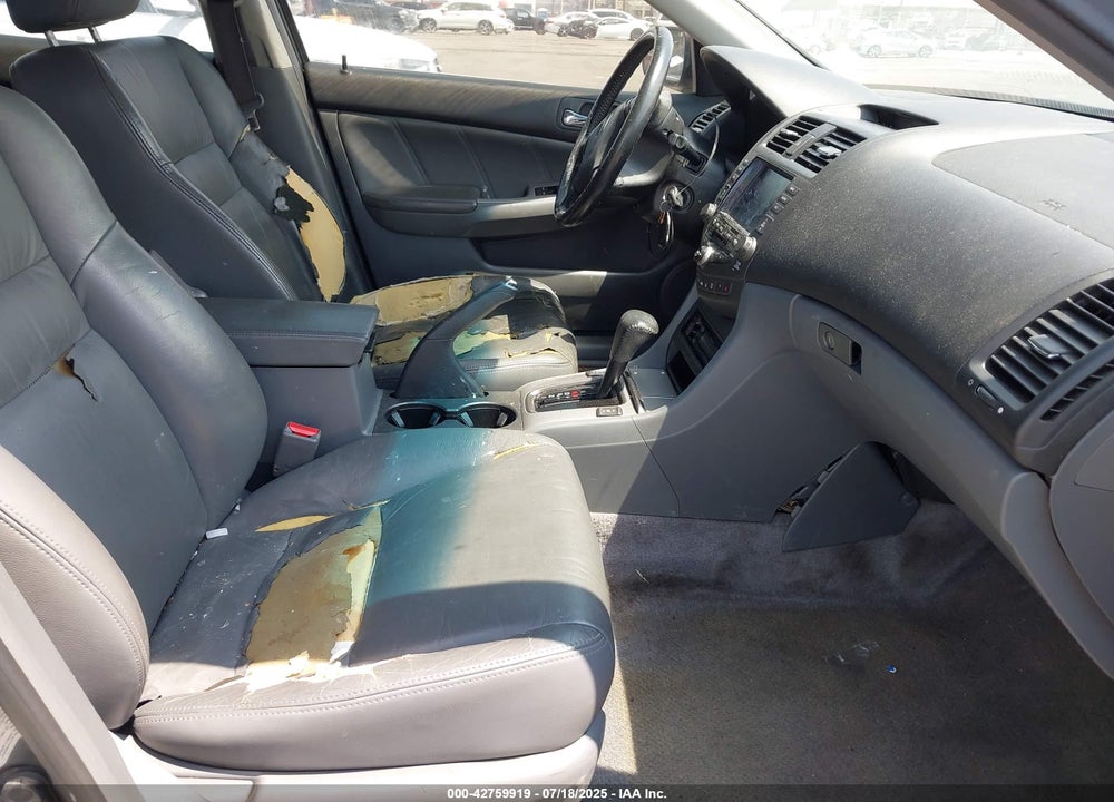2003 HONDA ACCORD 2.4 EX VIN: JHMCM56753C053359