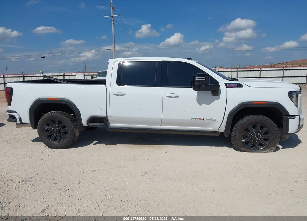 2025 GMC SIERRA 3500HD 4WD  STANDARD BED AT4 VIN: 1GT4UVEY3SF135510