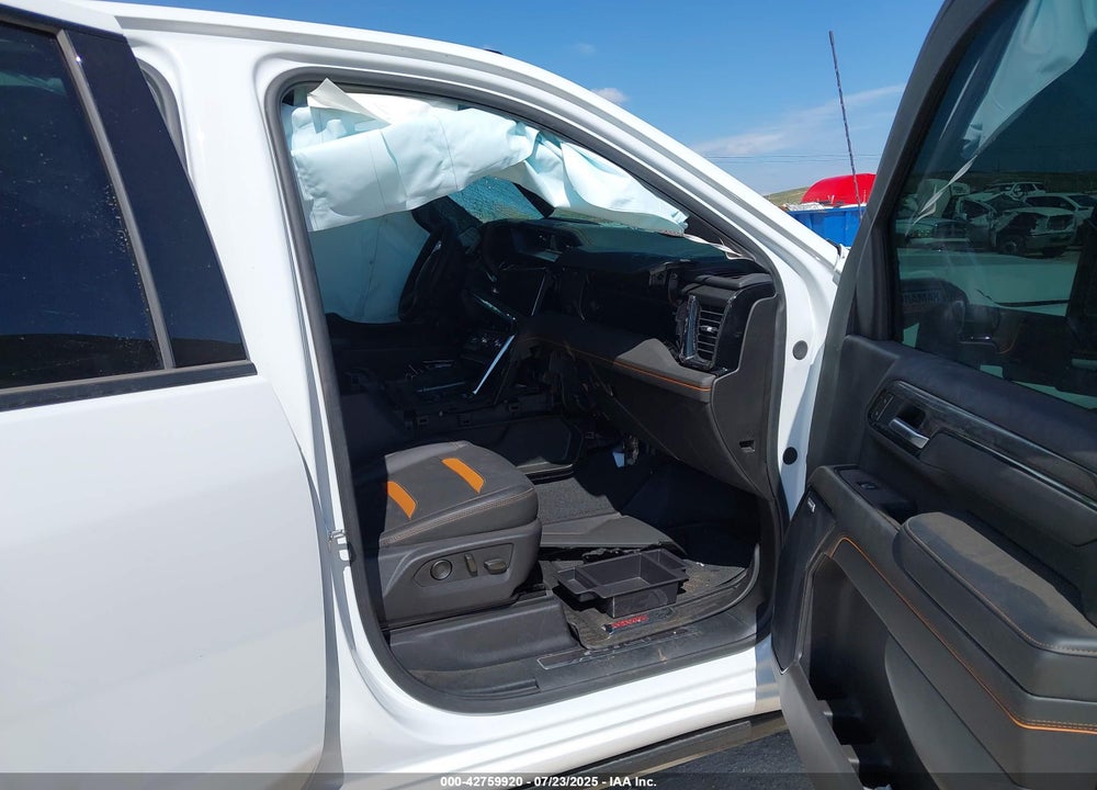 2025 GMC SIERRA 3500HD 4WD  STANDARD BED AT4 VIN: 1GT4UVEY3SF135510