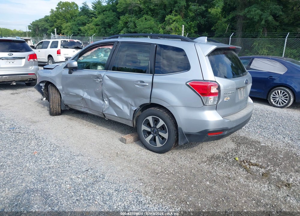 2018 SUBARU FORESTER VIN: JF2SJAJC7JH419424