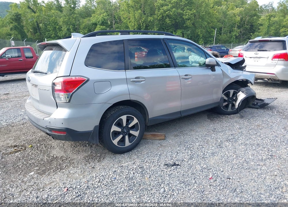 2018 SUBARU FORESTER VIN: JF2SJAJC7JH419424