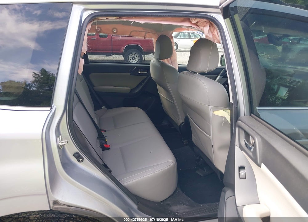 2018 SUBARU FORESTER VIN: JF2SJAJC7JH419424