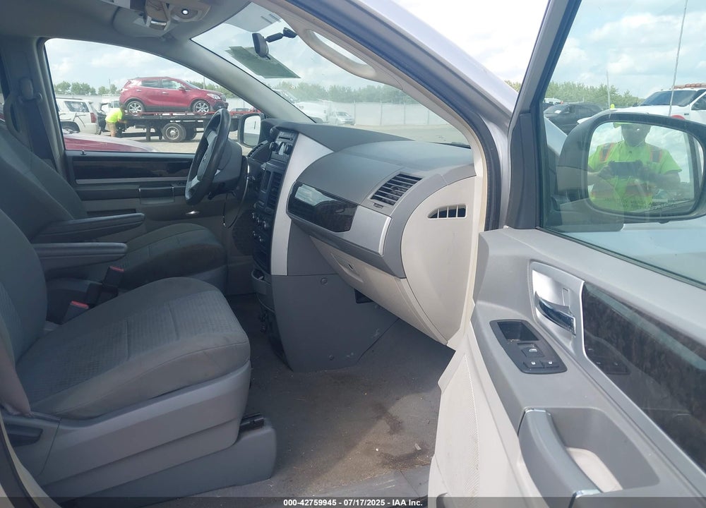 2010 DODGE GRAND CARAVAN SXT VIN: 2D4RN5D15AR208782