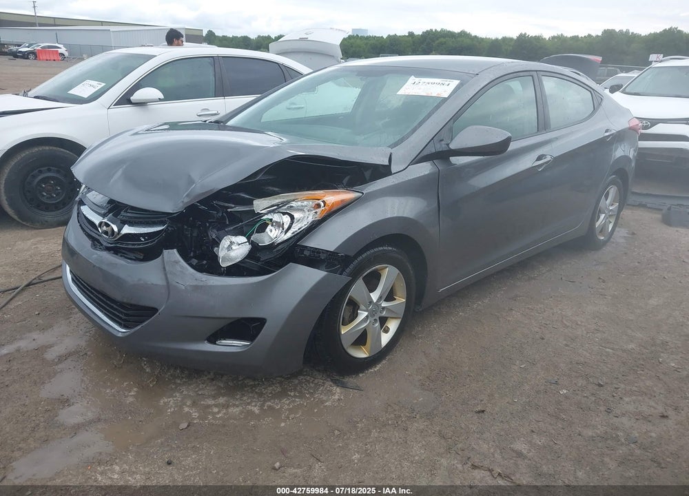 2013 HYUNDAI ELANTRA VIN: 5NPDH4AE1DH271797