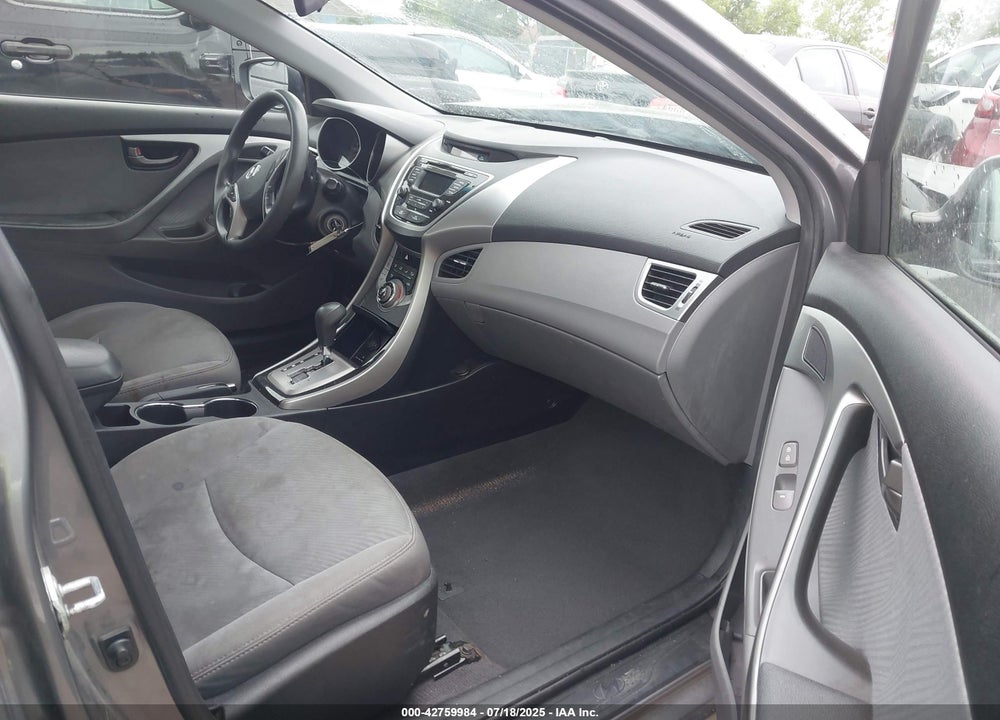 2013 HYUNDAI ELANTRA VIN: 5NPDH4AE1DH271797