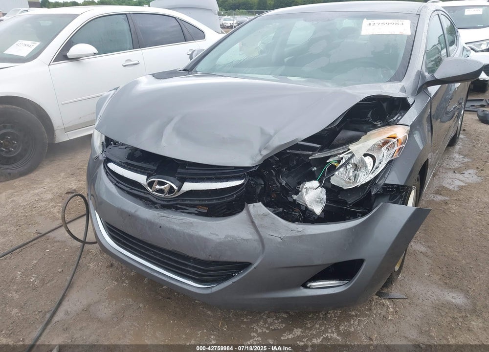 2013 HYUNDAI ELANTRA VIN: 5NPDH4AE1DH271797