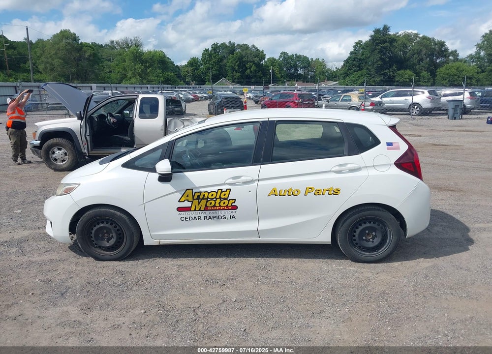 2016 HONDA FIT VIN: JHMGK5H56GX021845