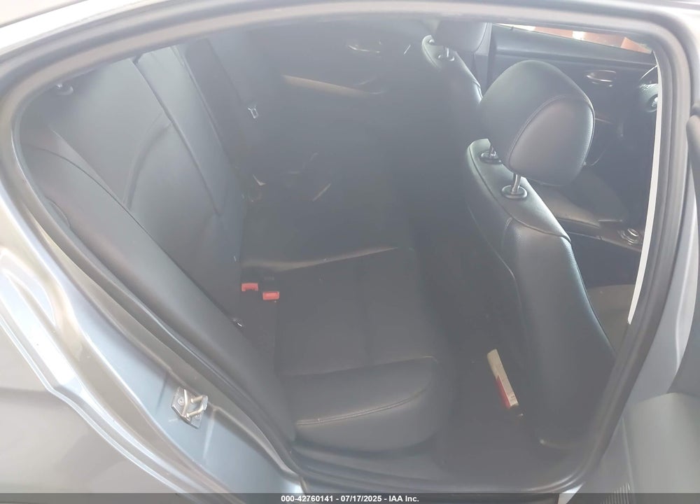 2011 BMW 3 SERIES VIN: WBAPM5C56BE435051
