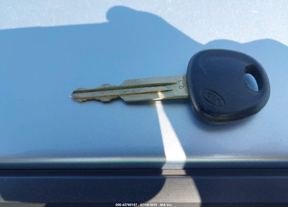 2008 KIA SPECTRA VIN: KNAFE122885544340
