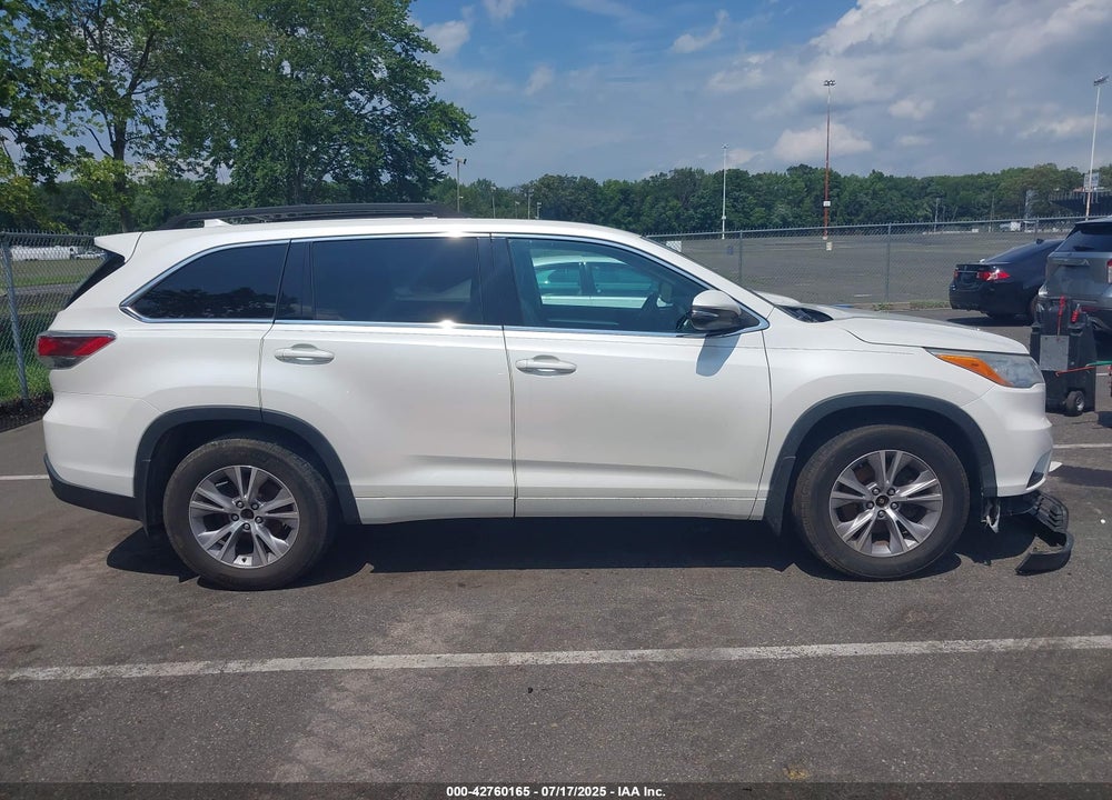 2014 TOYOTA HIGHLANDER LE PLUS V6 VIN: 5TDBKRFH7ES057823