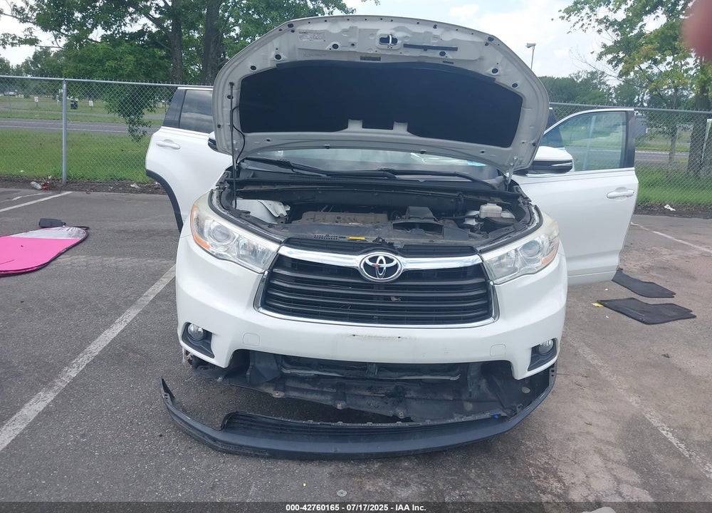 2014 TOYOTA HIGHLANDER LE PLUS V6 VIN: 5TDBKRFH7ES057823
