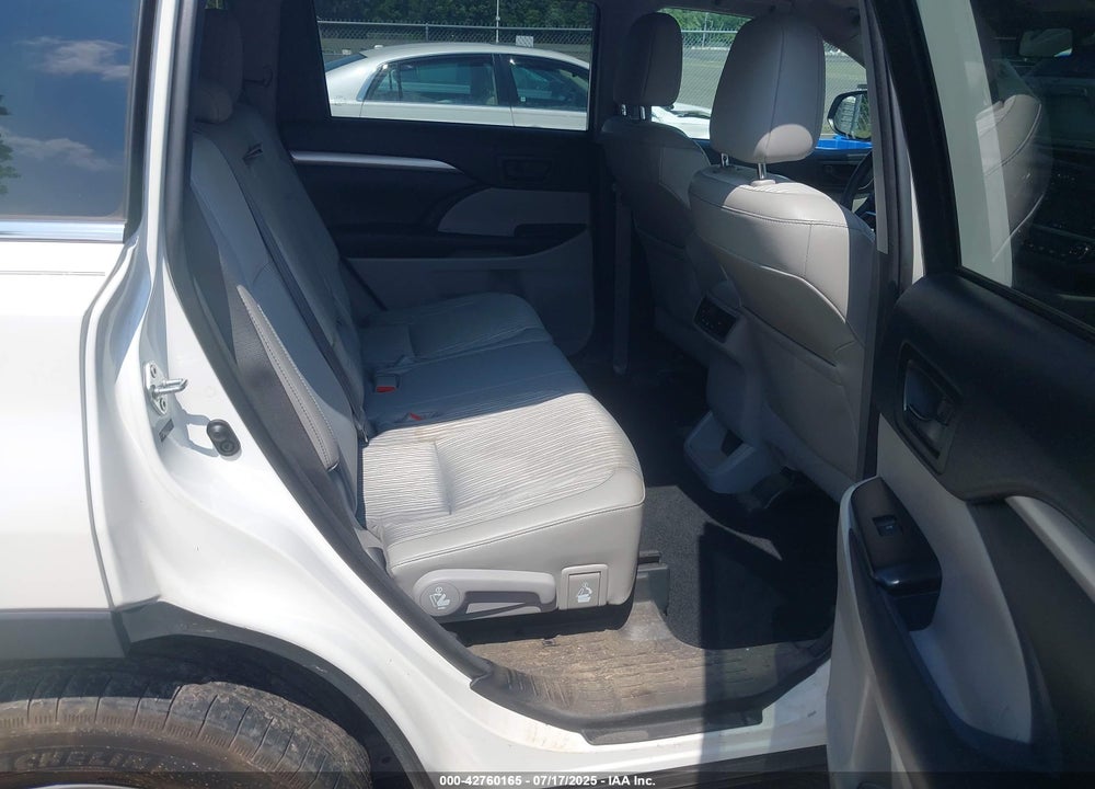 2014 TOYOTA HIGHLANDER LE PLUS V6 VIN: 5TDBKRFH7ES057823