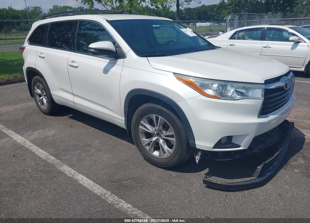 2014 TOYOTA HIGHLANDER LE PLUS V6 VIN: 5TDBKRFH7ES057823