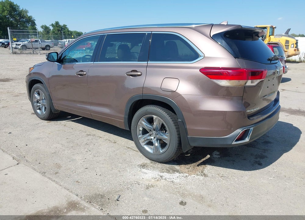 2017 TOYOTA HIGHLANDER LIMITED/PLATINUM VIN: 5TDDZRFH2HS367211