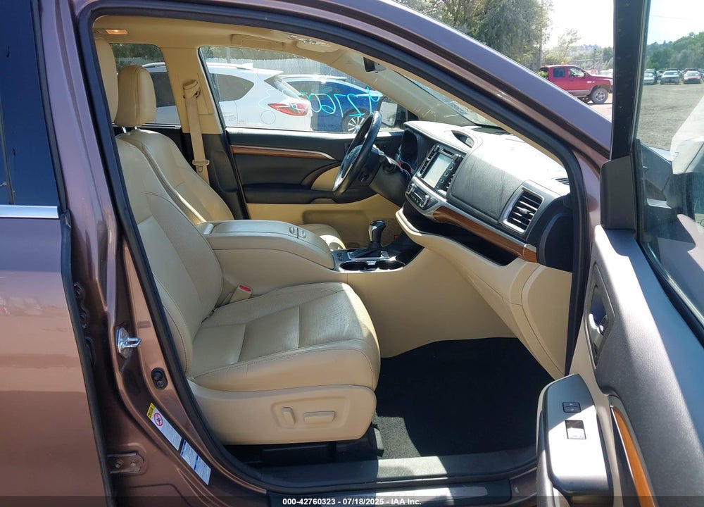 2017 TOYOTA HIGHLANDER LIMITED/PLATINUM VIN: 5TDDZRFH2HS367211