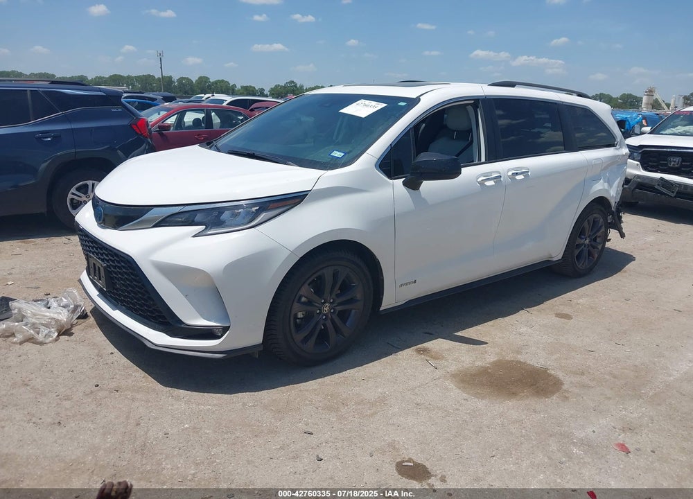 2021 TOYOTA SIENNA XSE VIN: 5TDXRKEC3MS026095