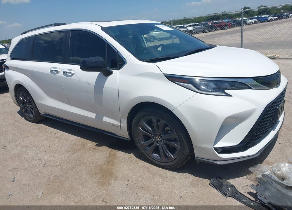 2021 TOYOTA SIENNA XSE VIN: 5TDXRKEC3MS026095
