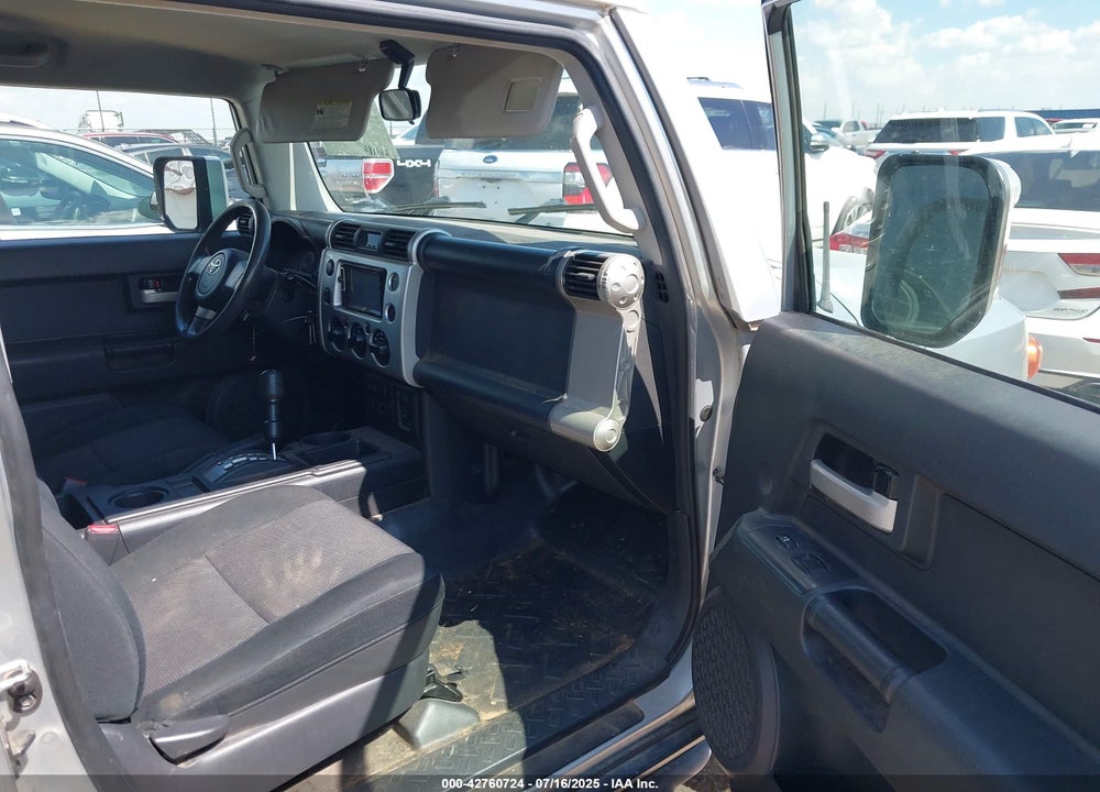 2007 TOYOTA FJ CRUISER VIN: JTEZU11FX70013350