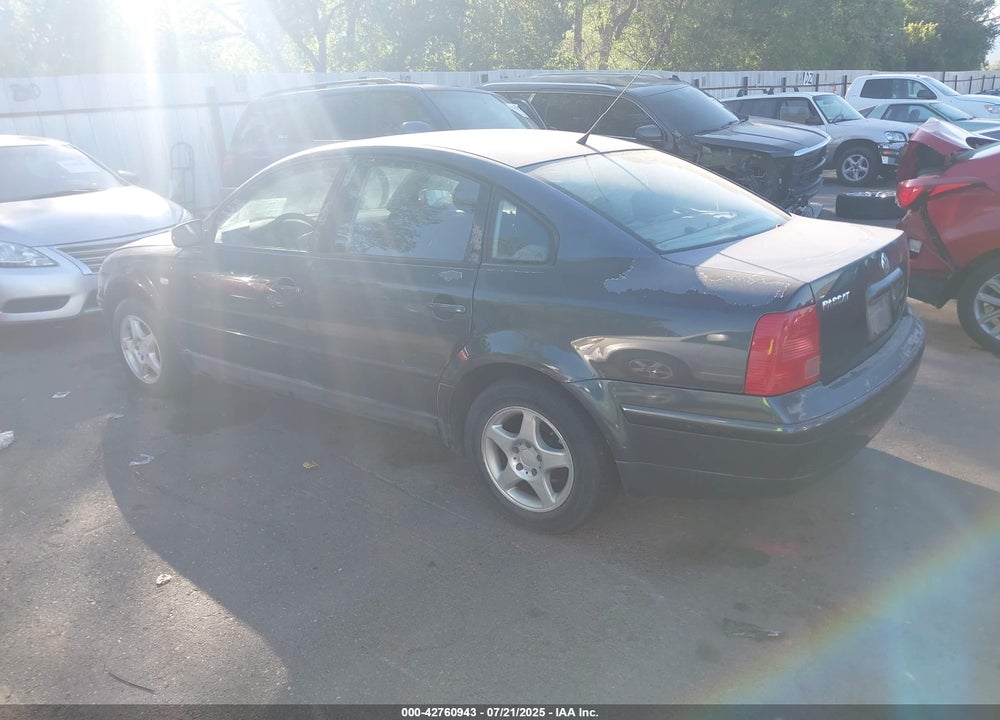 2000 VOLKSWAGEN PASSAT GLS VIN: WVWMA23BXYP357650
