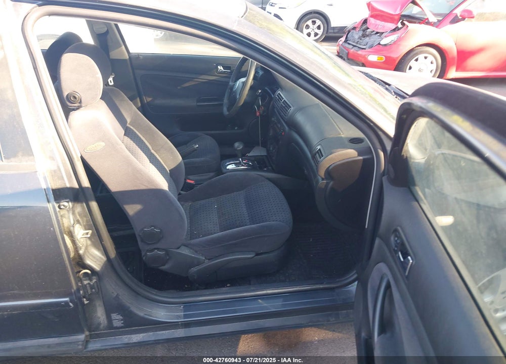 2000 VOLKSWAGEN PASSAT GLS VIN: WVWMA23BXYP357650