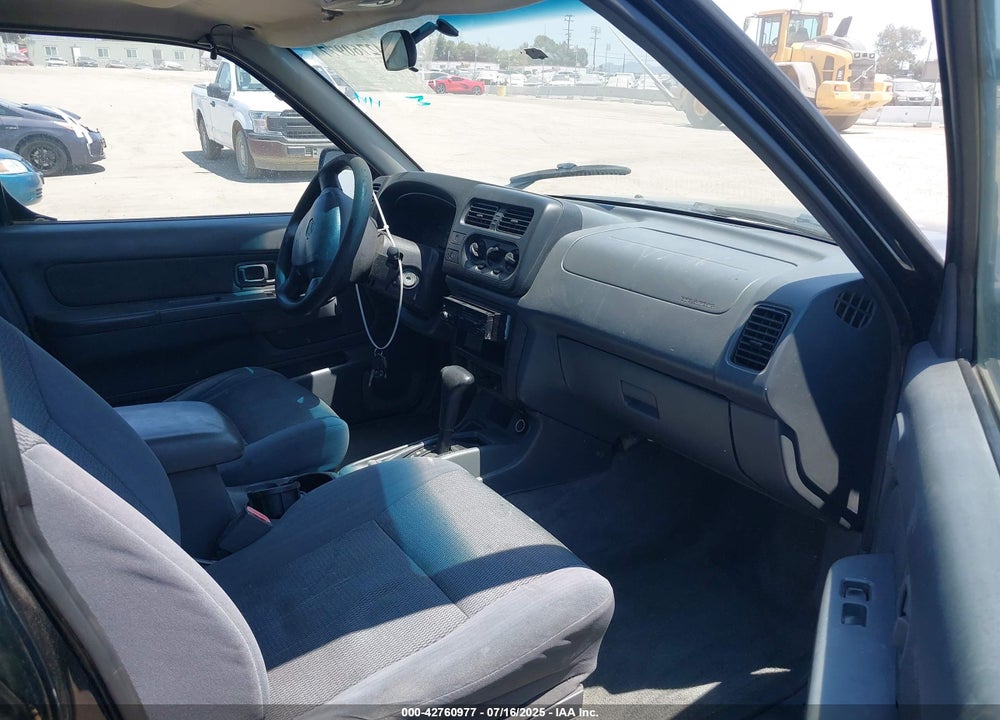 2001 NISSAN FRONTIER XE-V6 VIN: 1N6ED27T41C390569
