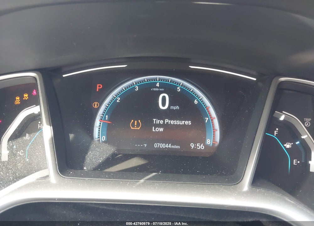 2018 HONDA CIVIC VIN: JHMFC1F32JX027457