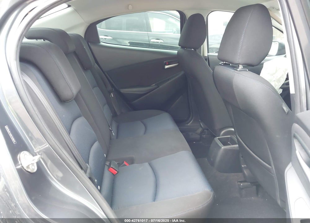 2019 TOYOTA YARIS VIN: 3MYDLBYV8KY519974
