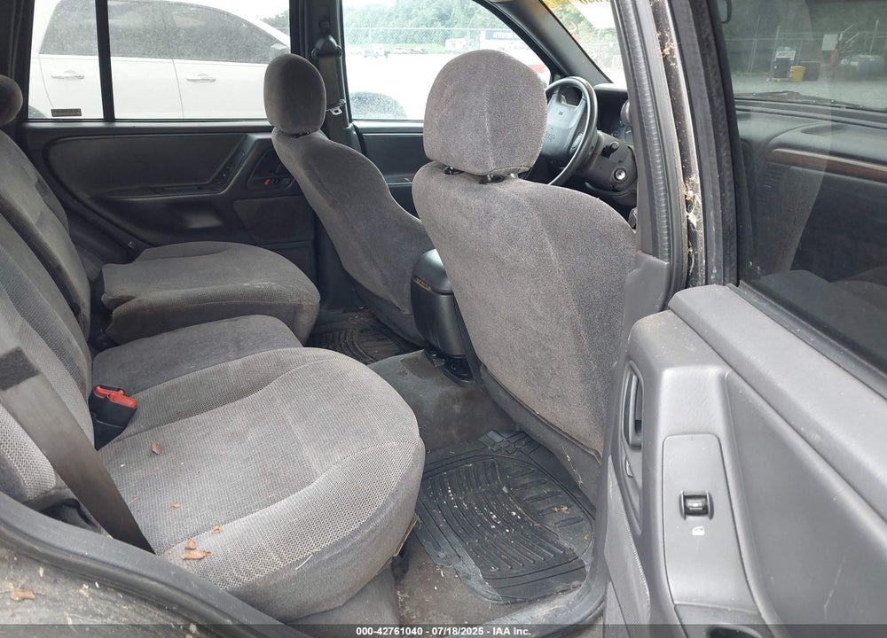 1999 JEEP GRAND CHEROKEE LAREDO VIN: 1J4GW58S0XC524798