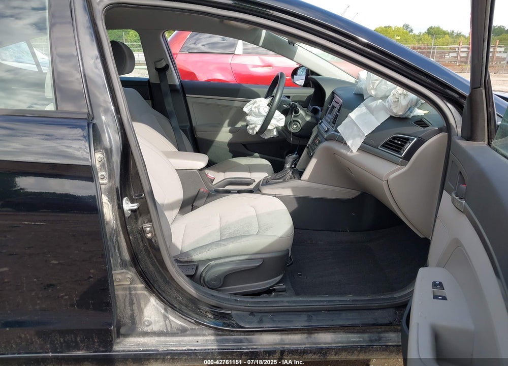 2018 HYUNDAI ELANTRA VIN: KMHD74LFXJU628187