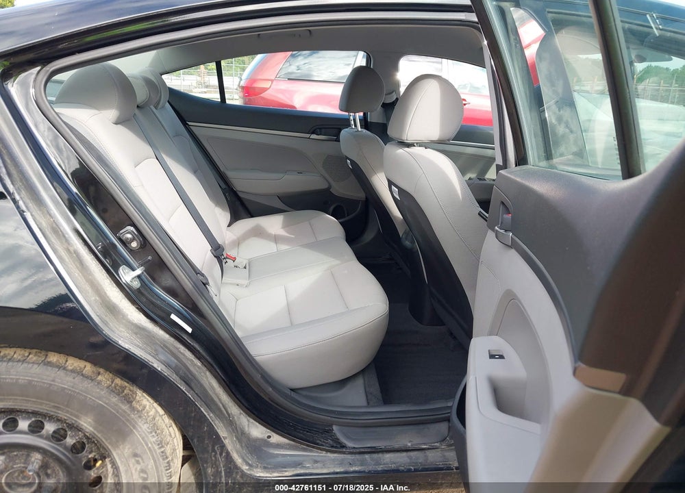 2018 HYUNDAI ELANTRA VIN: KMHD74LFXJU628187