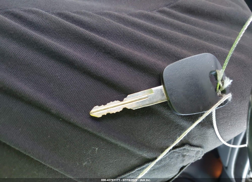 1998 MERCURY GRAND MARQUIS VIN: 2MEFM75W8WX619197