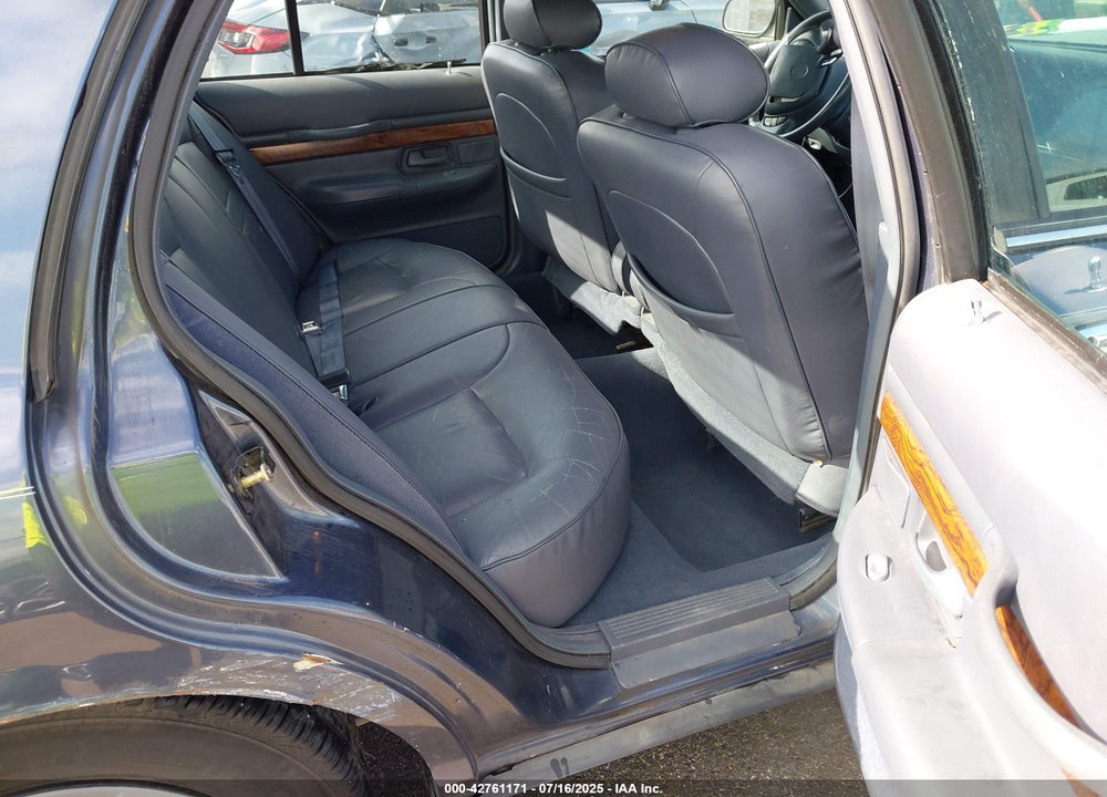 1998 MERCURY GRAND MARQUIS VIN: 2MEFM75W8WX619197