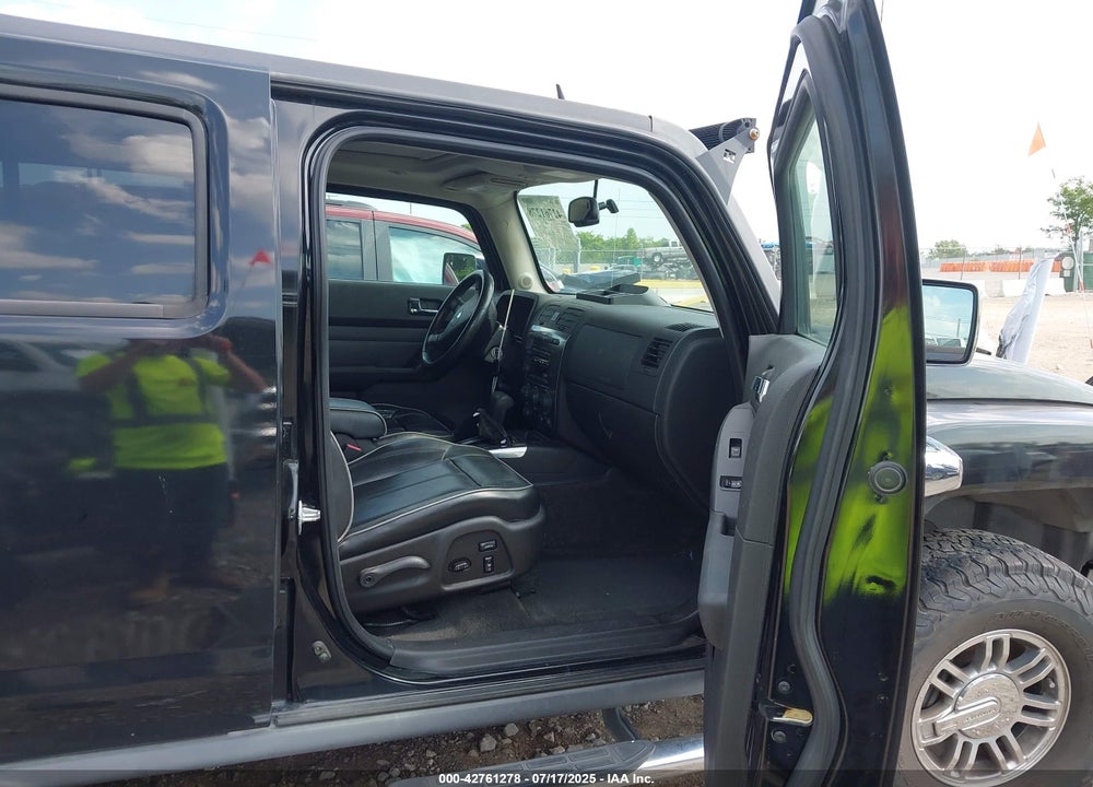 2007 HUMMER H3 VIN: 5GTDN13E378227493