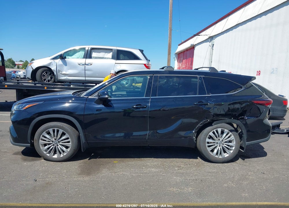2024 TOYOTA HIGHLANDER VIN: 5TDKDRBH5RS529829