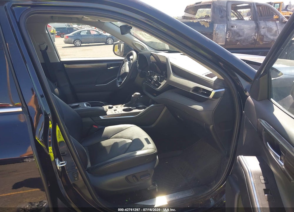 2024 TOYOTA HIGHLANDER VIN: 5TDKDRBH5RS529829