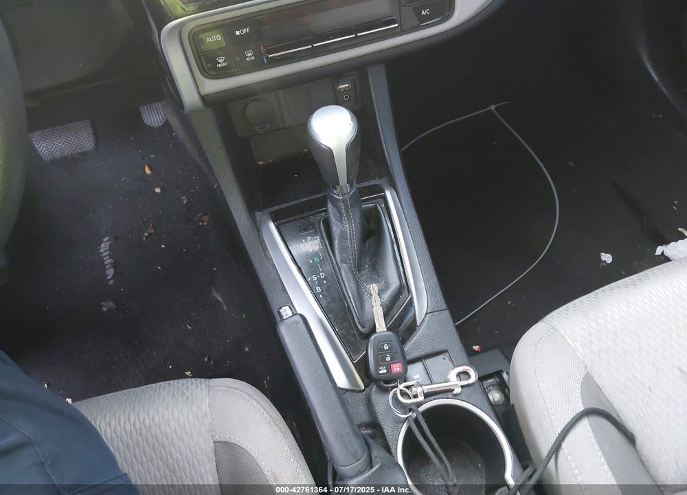 2019 TOYOTA COROLLA LE VIN: 5YFBURHE9KP861204