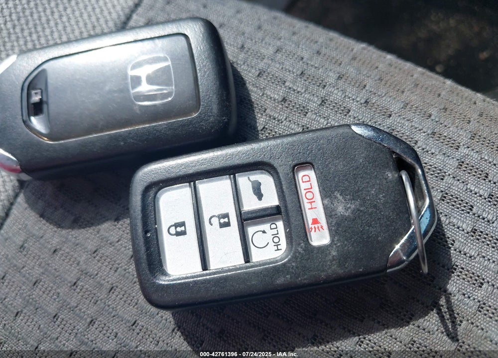 2018 HONDA CR-V VIN: 7FARW2H57JE094791