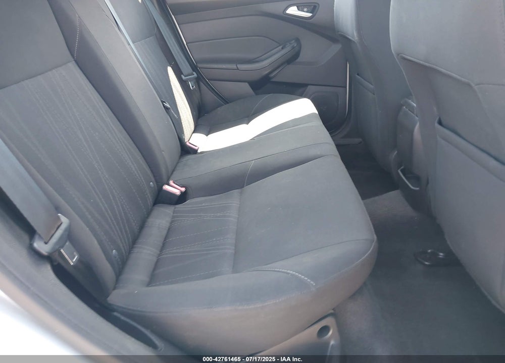 2015 FORD FOCUS VIN: 1FADP3F22FL220857