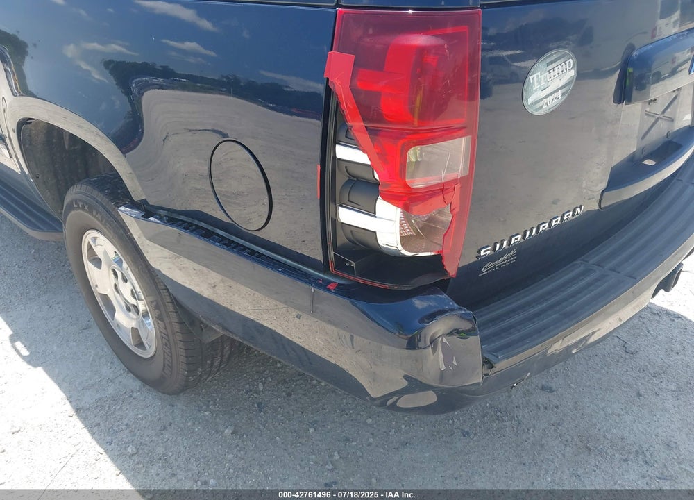 2008 CHEVROLET SUBURBAN 1500 VIN: 1GNFK16308R112310