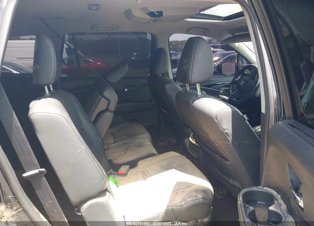 2019 HONDA PILOT TOURING VIN: 5FNYF6H90KB092917